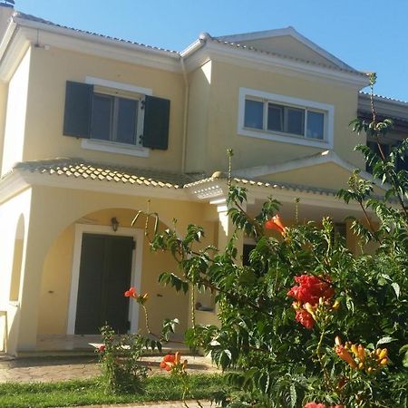 Villa Elena Marathiás Eksteriør billede
