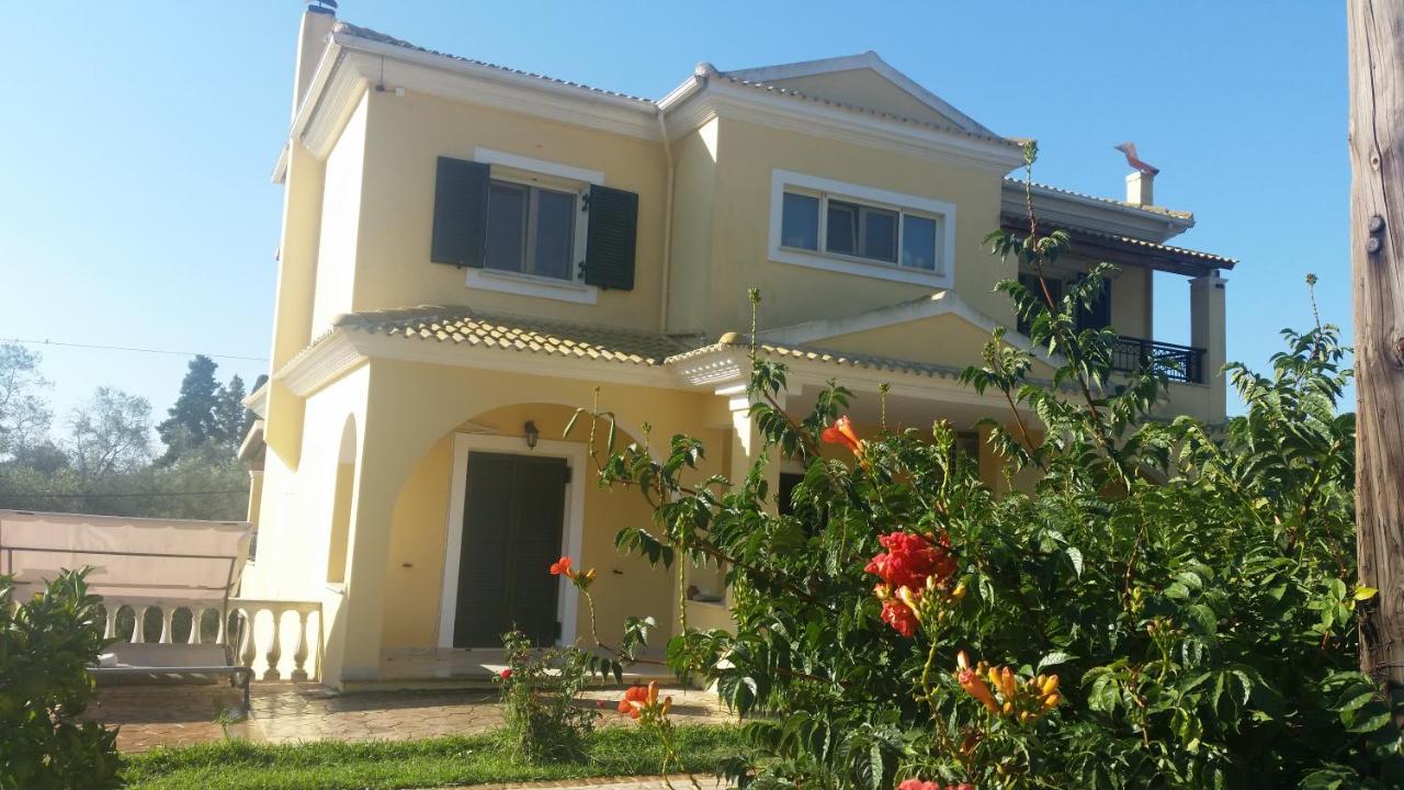 Villa Elena Marathiás Eksteriør billede